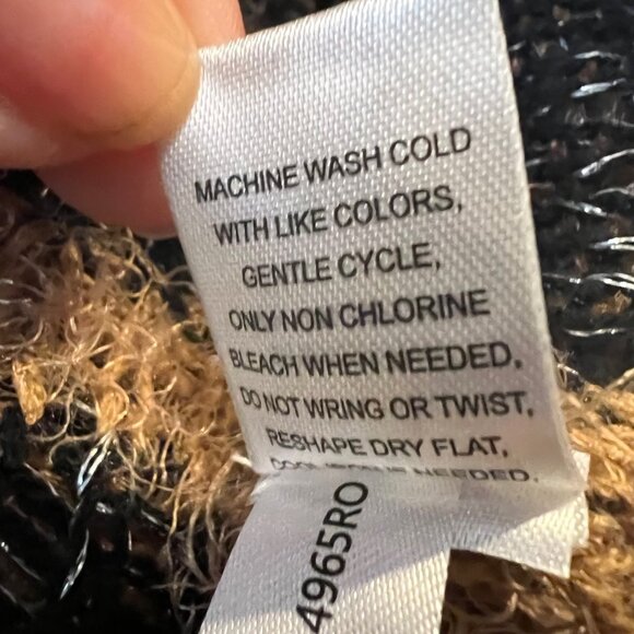 Moral Fiber Women's Cropped Long Sleeve Zebra Print Fuzzy Sweater-Sz. Med-Warm - Picture 15 of 15